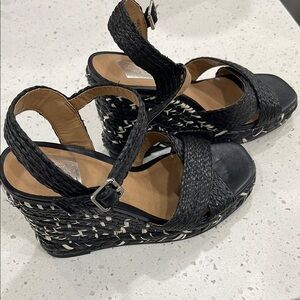 DV by Dolce Vita Women's Black Woven Sandals